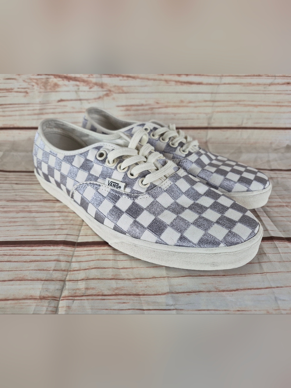 Vans Checkerboard Lace-Up Sneakers in White and Gray Size 7 In Mens 8.5 In Women
